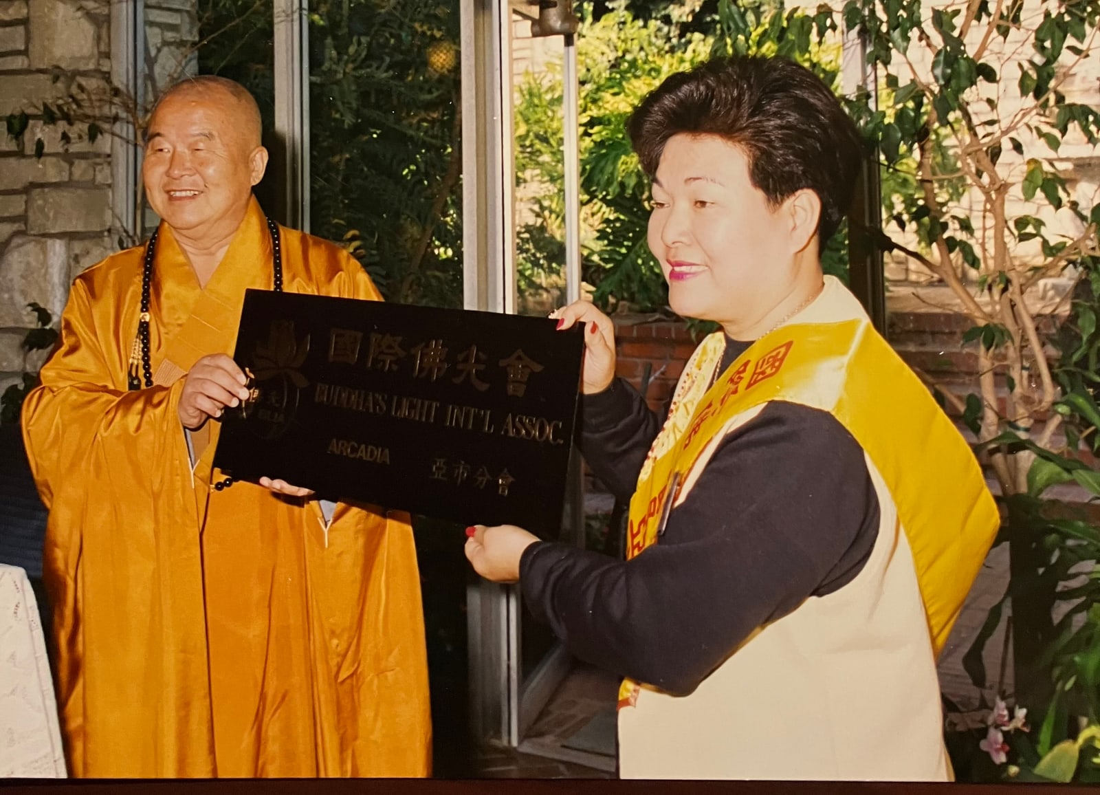 Presenting the Arcadia chapter plaque